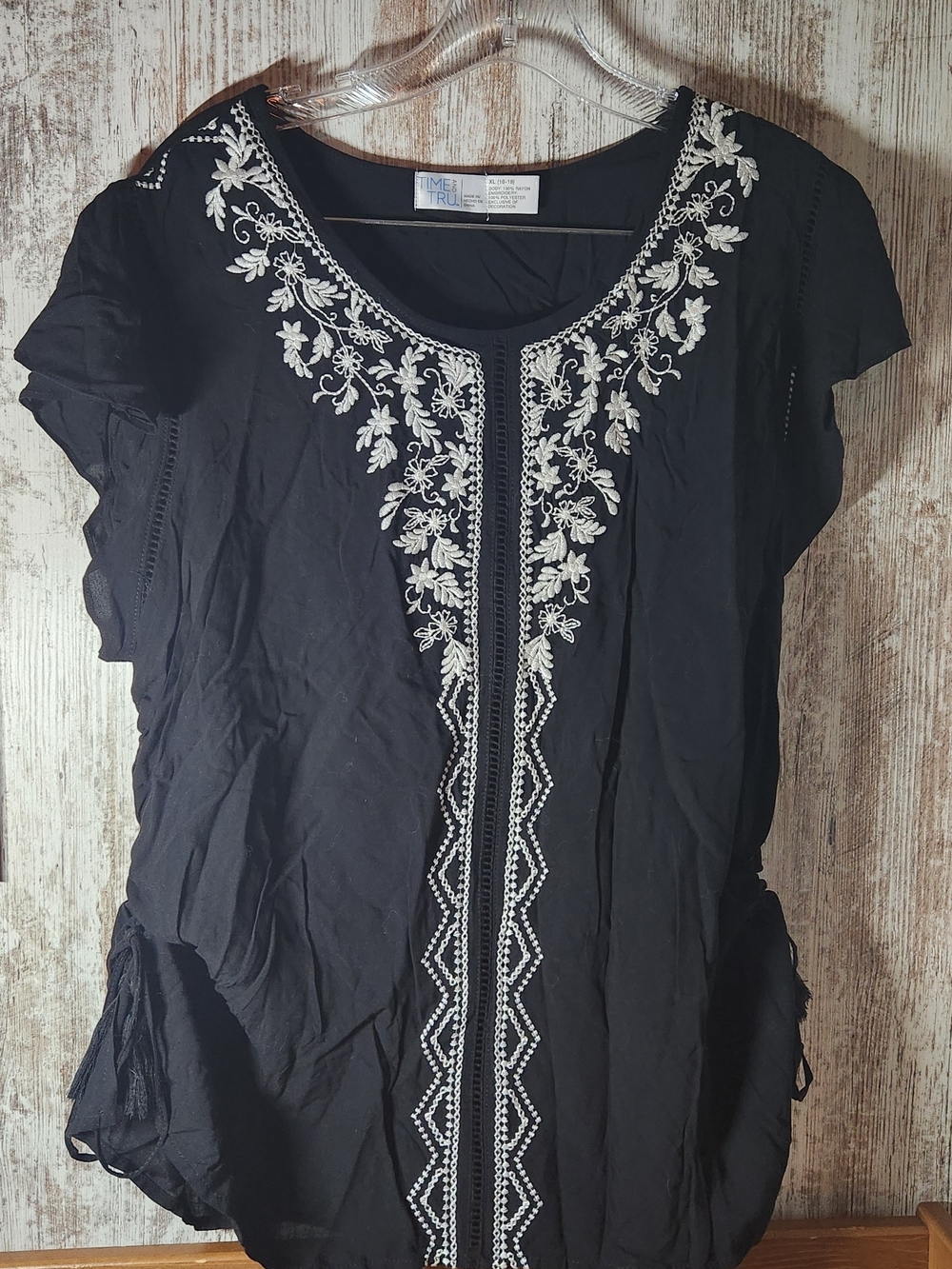 Time and Tru Black Blouse with White Floral Embroidery XL 16-18 Cinch Tie Sides